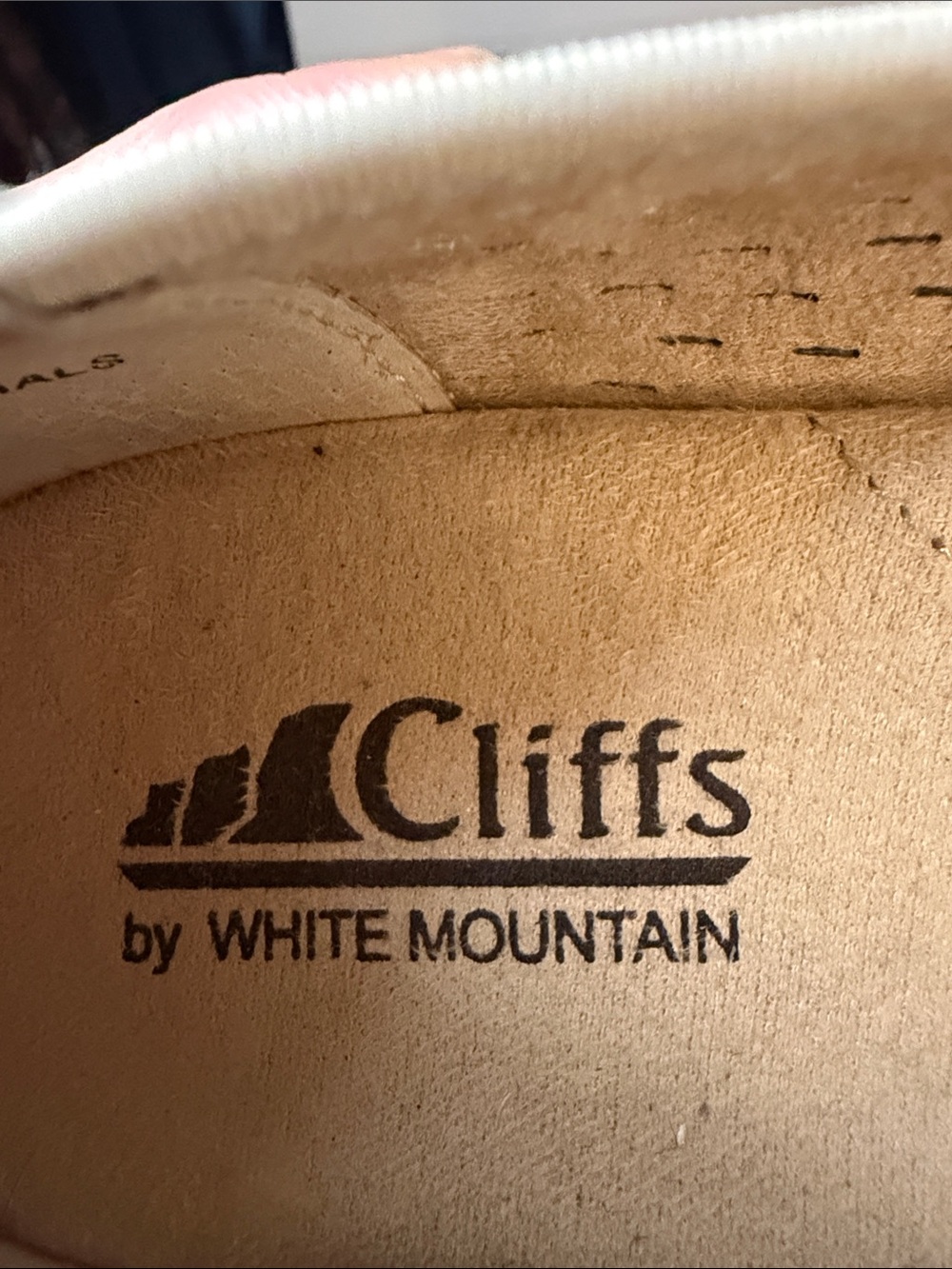 Cliffs by White Mountain Carrie White Perforated Comfort Ballet Flats Women’s 7. - Picture 5 of 7